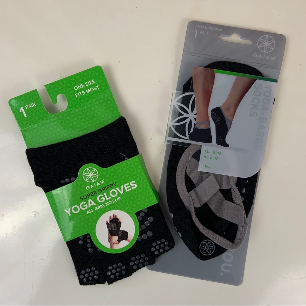 NWT✨ 🧘 Yoga Set of Grip Gloves & Socks